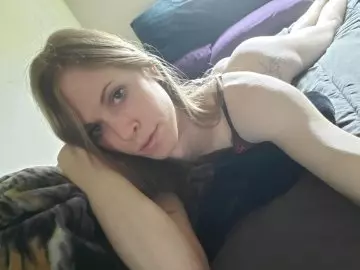 AlluringAnayah image 0